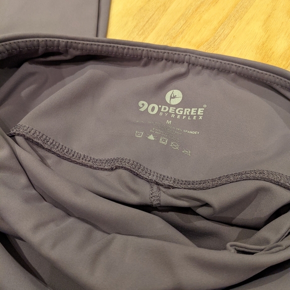 90 degrees leggings - Picture 2 of 6